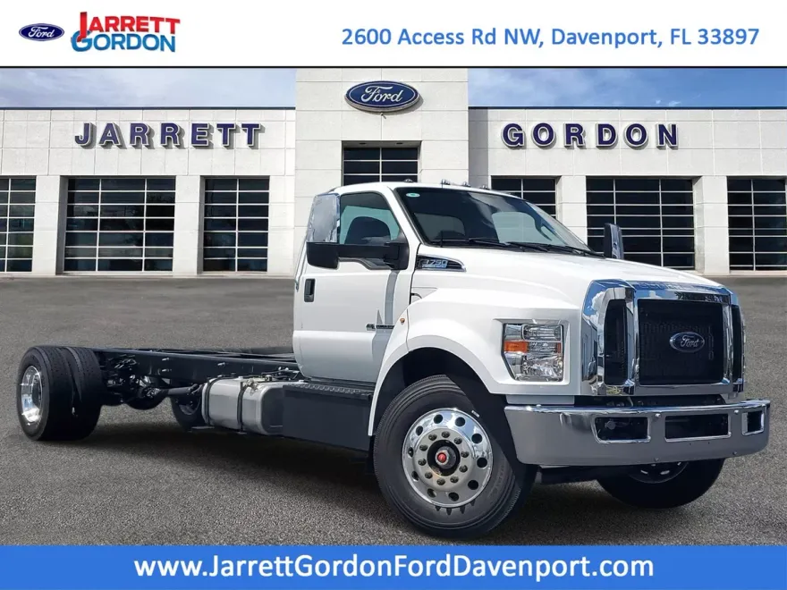 2025 Ford F-750 Base photo 1