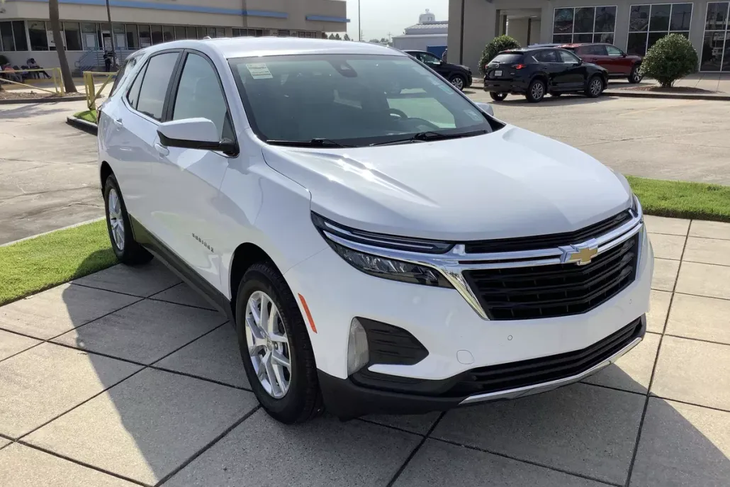 2024 Chevrolet Equinox LT photo 1