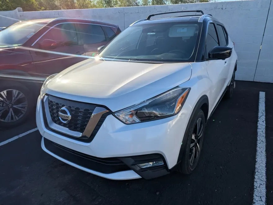 2018 Nissan Kicks SR photo 1