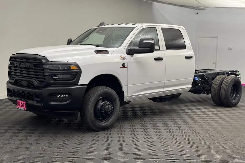 2025 Ram 3500 photo 1