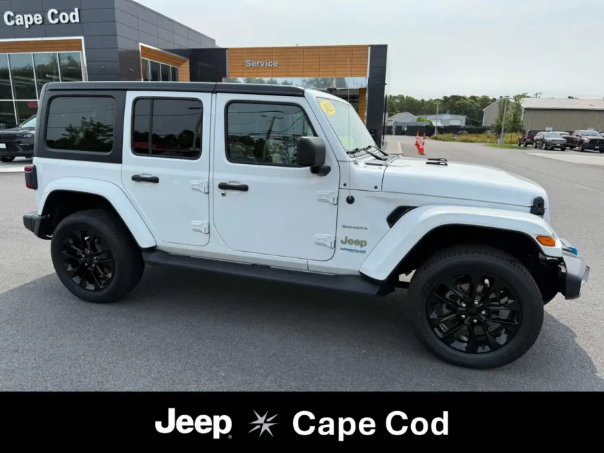 2022 Jeep Wrangler 4xe Unlimited Sahara photo 1