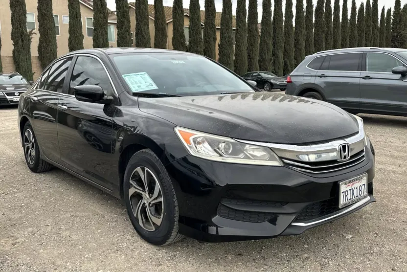 2016 Honda Accord LX photo 1