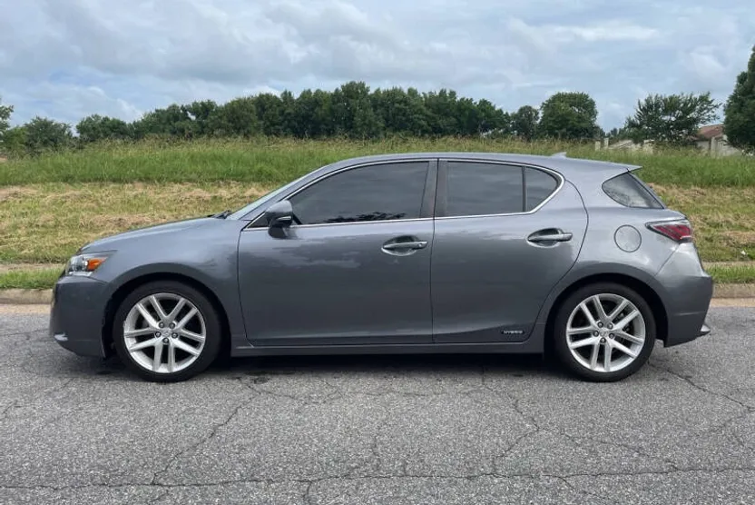 2014 Lexus CT 200h photo 1