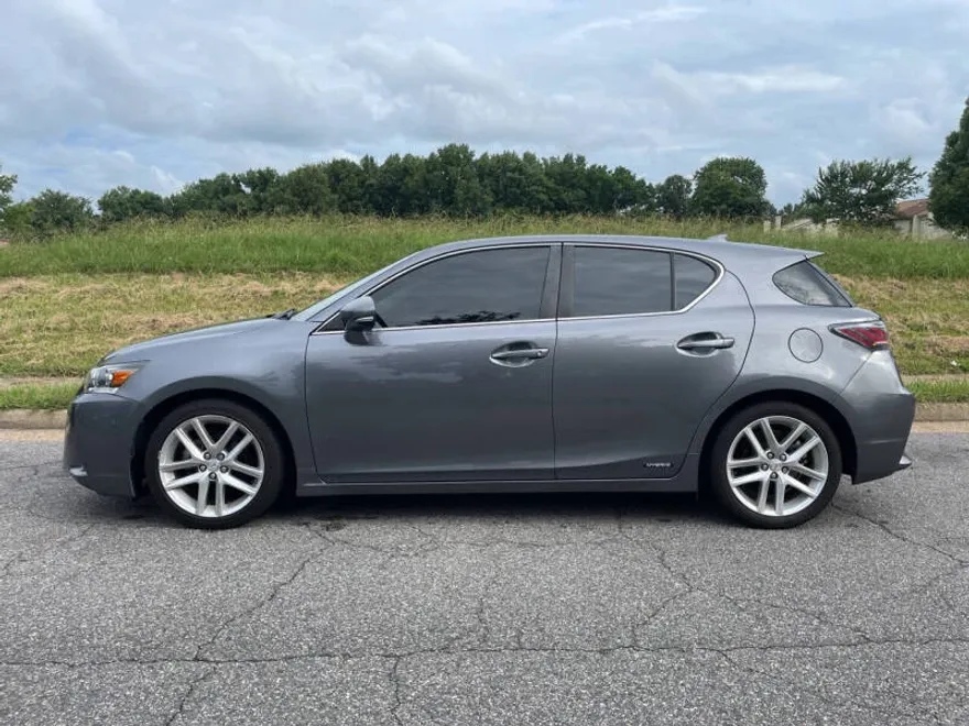2014 Lexus CT 200h photo 1