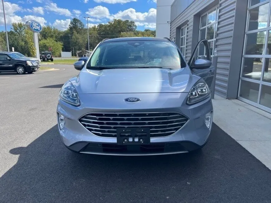 2022 Ford Escape Titanium photo 1