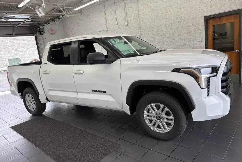 2026 Toyota Tundra SR5 photo 1