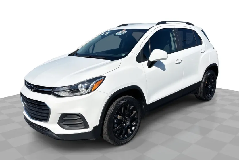 2022 Chevrolet Trax LT photo 1