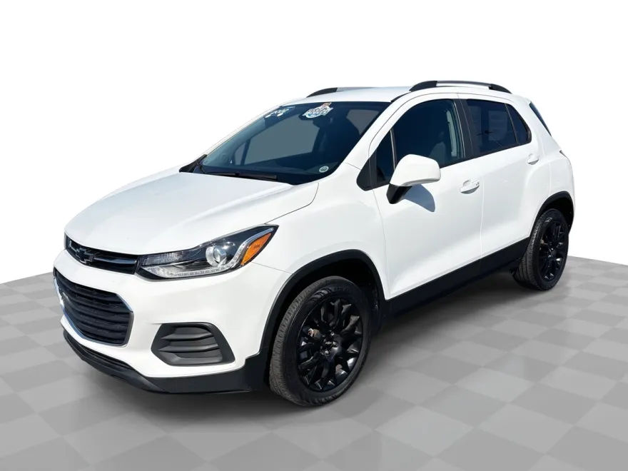2022 Chevrolet Trax LT photo 1