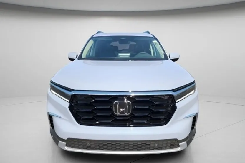 2025 Honda Pilot Touring photo 1