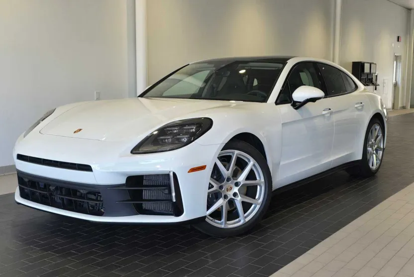 2024 Porsche Panamera 4 photo 1