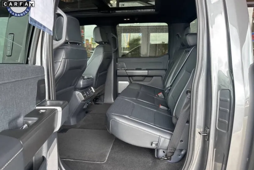 2024 Ford F-150 Lariat photo 1