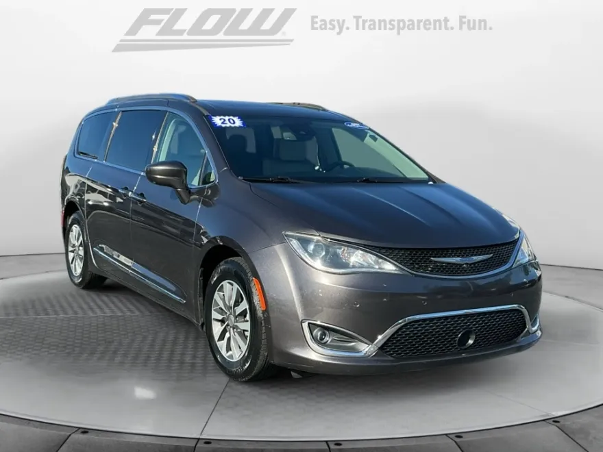 2020 Chrysler Pacifica Touring Plus photo 1