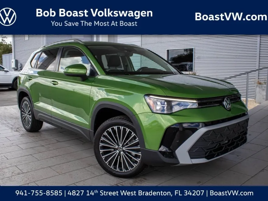 2025 Volkswagen Taos SE photo 1