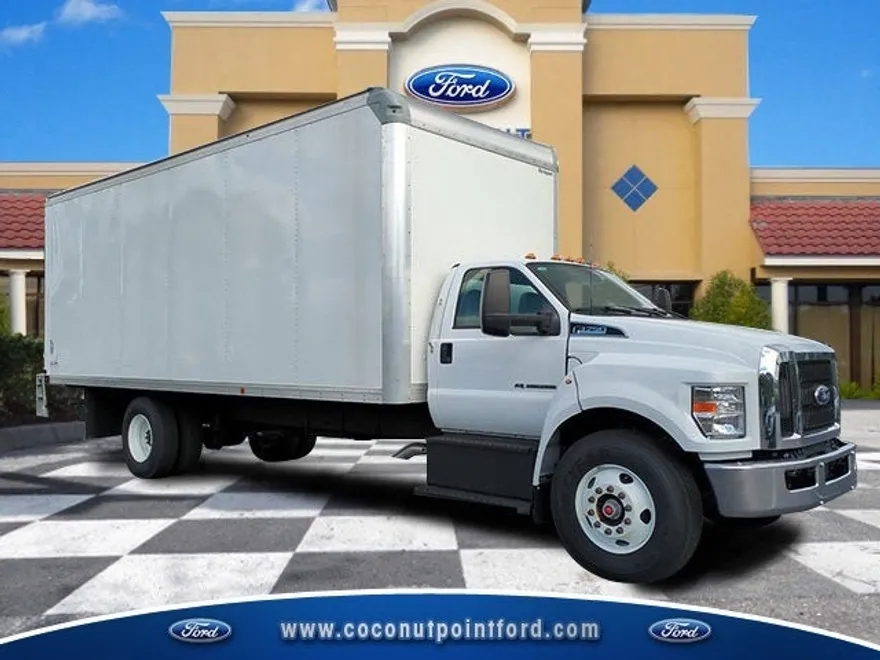 2025 Ford F-750 SuperCab photo 1