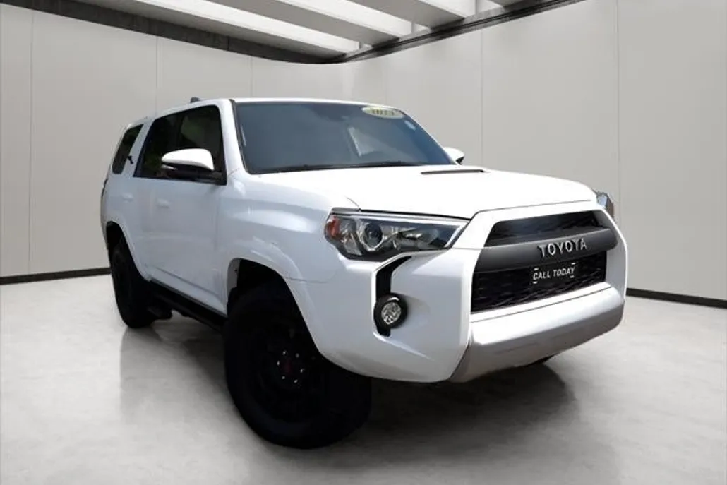 2024 Toyota 4Runner TRD Off-Road Premium photo 1