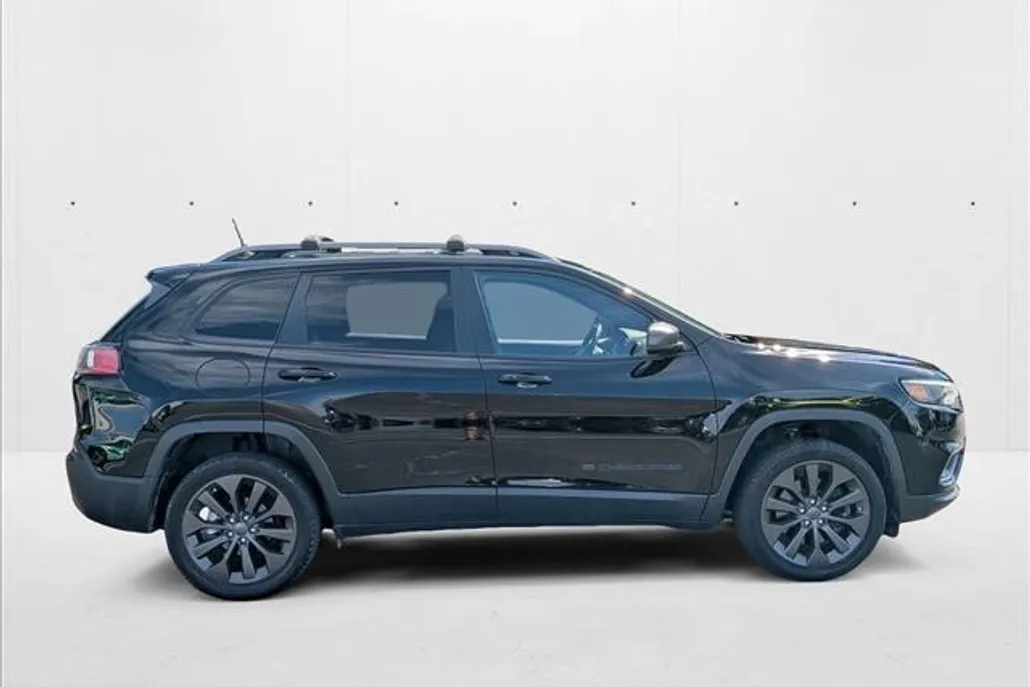 2021 Jeep Cherokee 80th Anniversary Edition photo 1