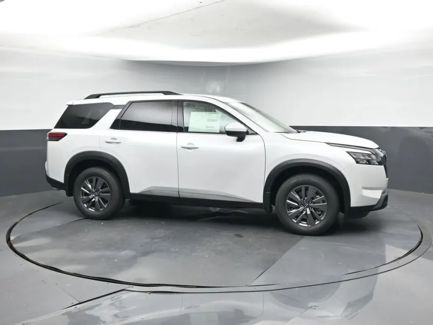 2025 Nissan Pathfinder SV photo 1