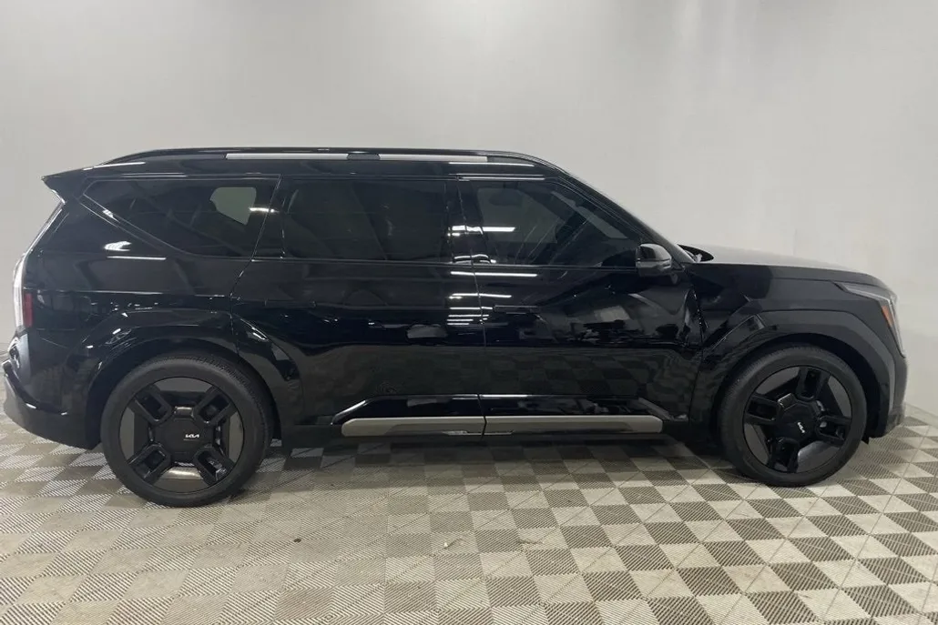 2024 Kia EV9 GT-Line photo 1