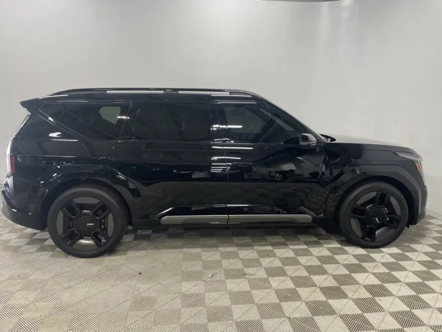 2024 Kia EV9 GT-Line photo 1