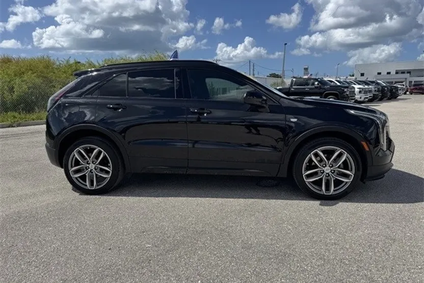 2020 Cadillac XT4 Sport photo 1