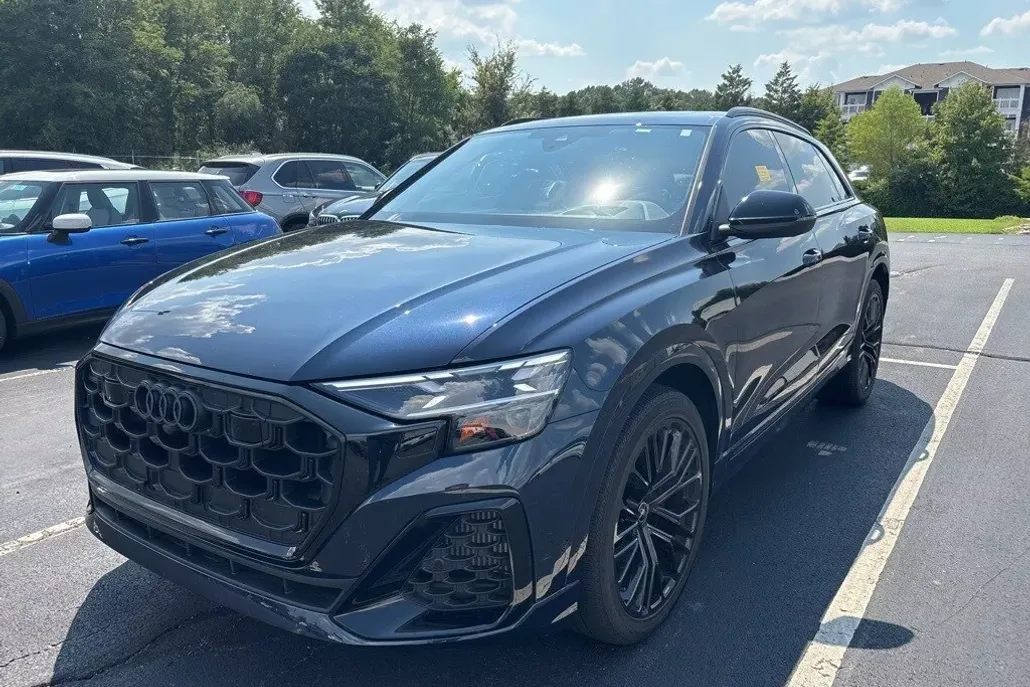2024 Audi SQ8 Premium Plus photo 1