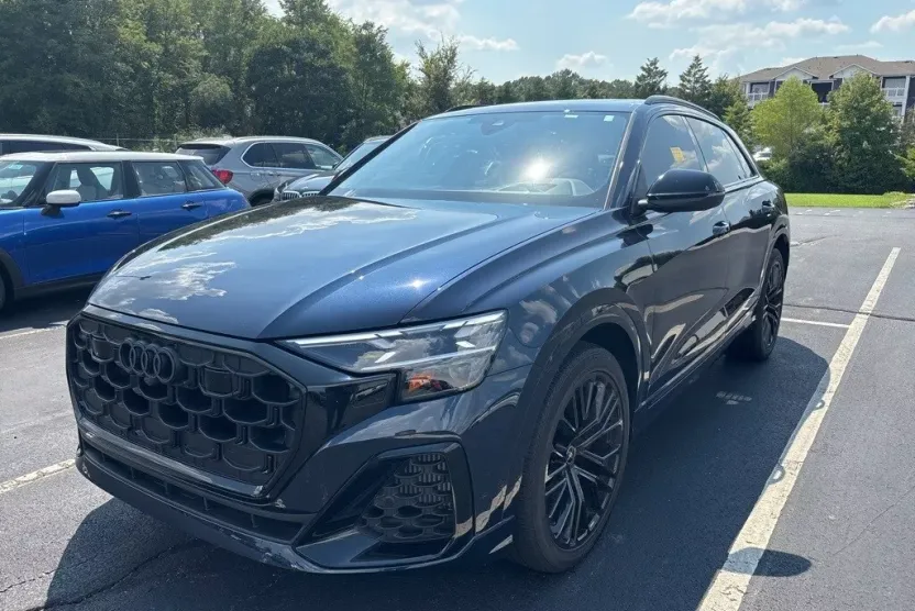 2024 Audi SQ8 Premium Plus photo 1