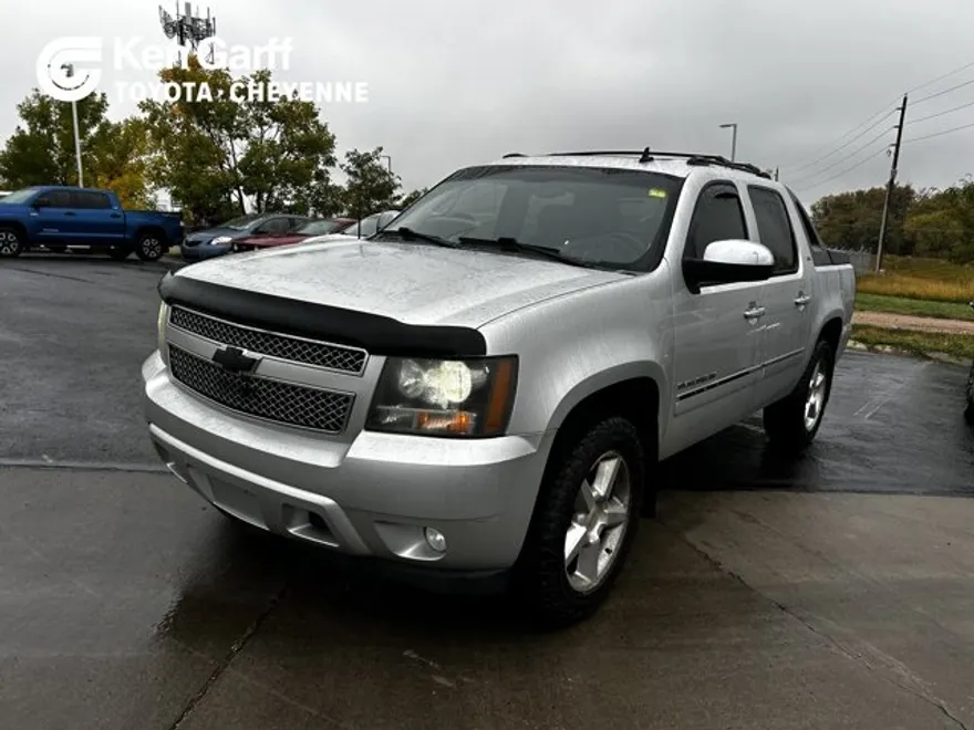 2011 Chevrolet Avalanche LTZ photo 1