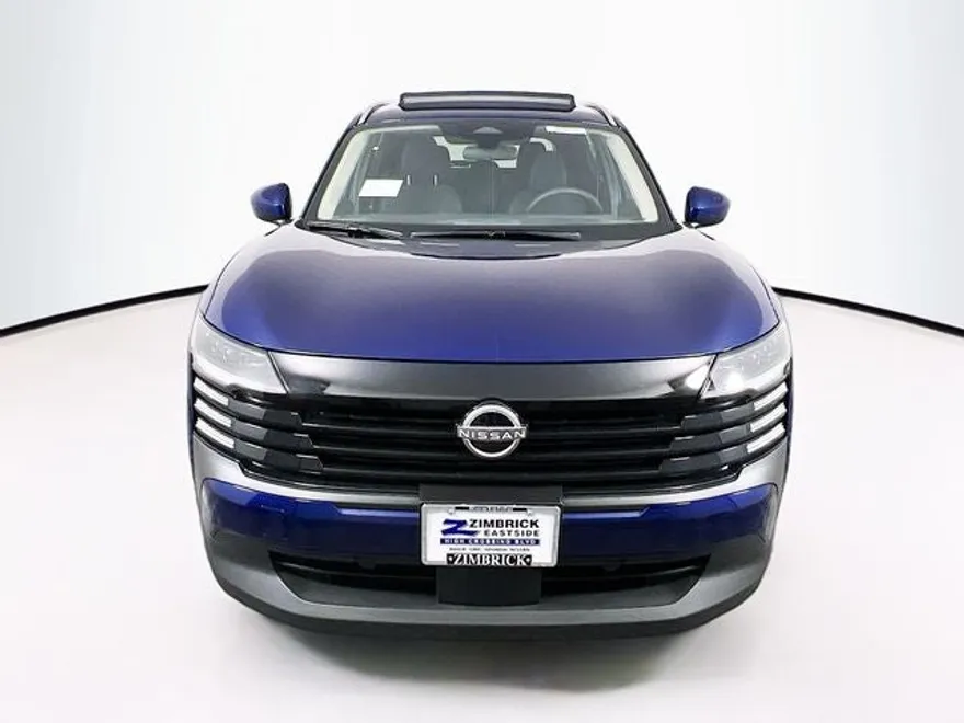 2025 Nissan Kicks SV photo 1