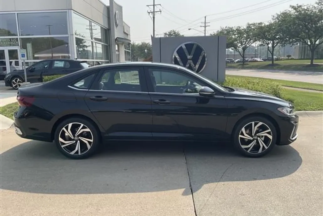 2025 Volkswagen Jetta 1.5T Highline photo 1