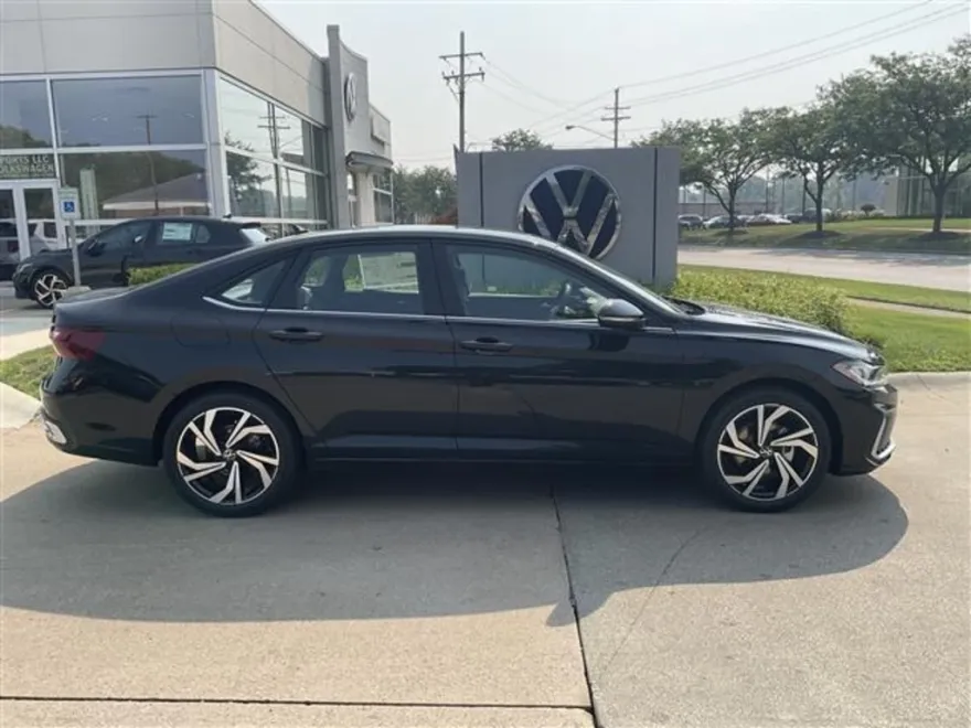2025 Volkswagen Jetta 1.5T Highline photo 1