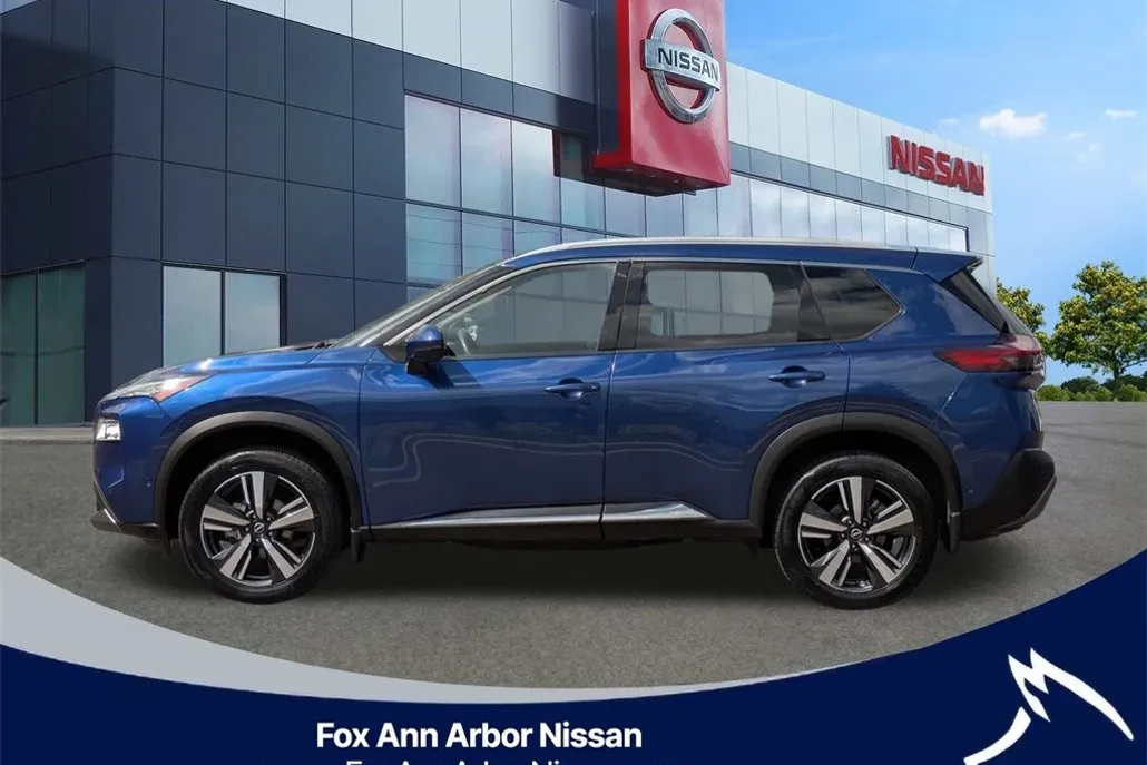 2023 Nissan Rogue SL photo 1