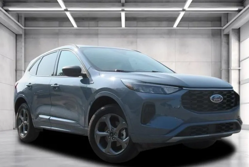2024 Ford Escape ST-Line photo 1