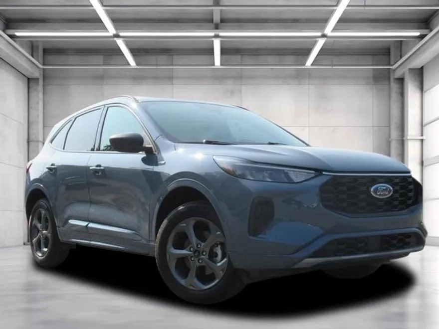 2024 Ford Escape ST-Line photo 1