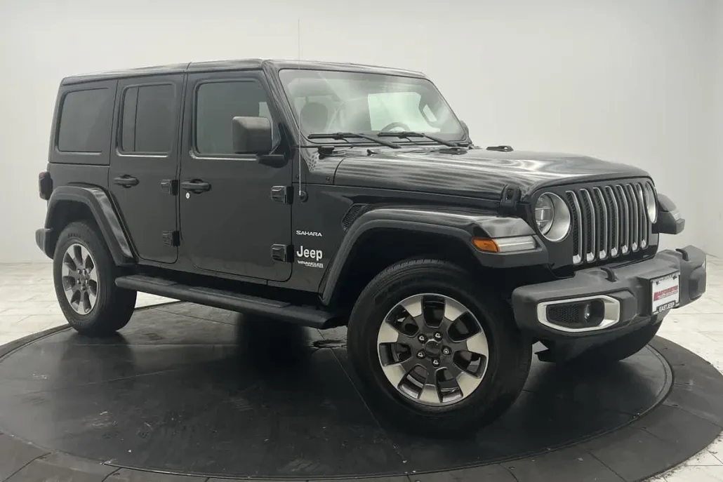 2020 Jeep Wrangler Unlimited Sahara photo 1