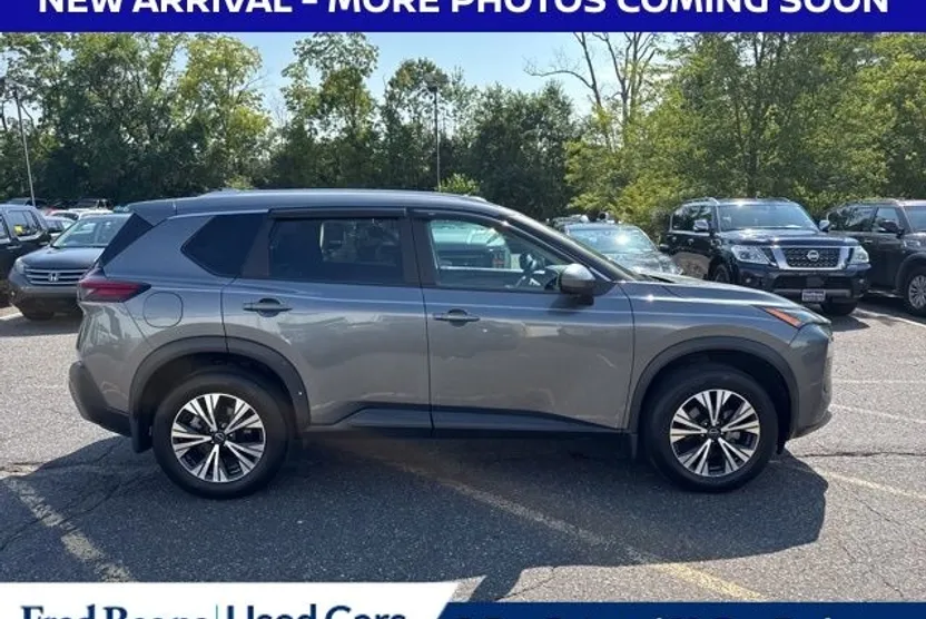 2023 Nissan Rogue SV photo 1