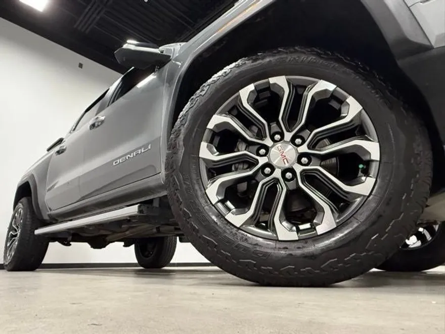 2023 Gmc Canyon Denali photo 1