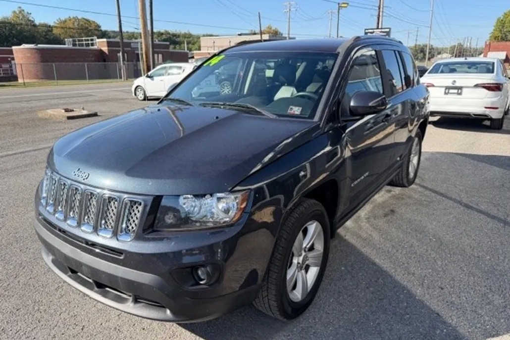 2014 Jeep Compass Latitude photo 1