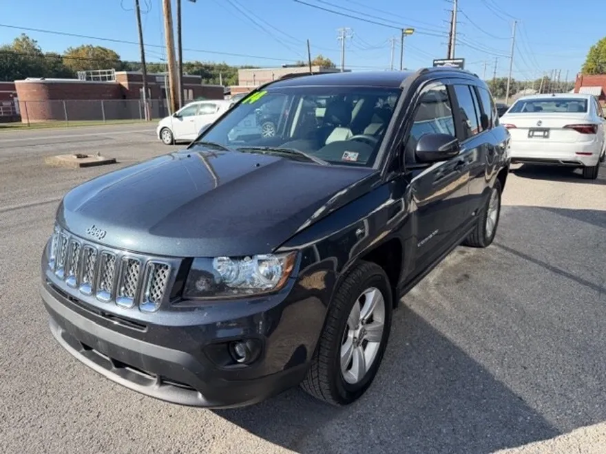 2014 Jeep Compass Latitude photo 1