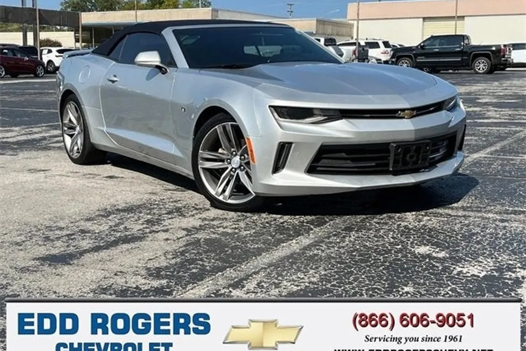 2018 Chevrolet Camaro 1LT photo 1