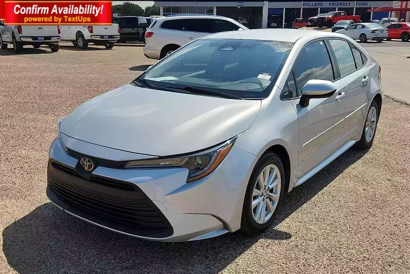 2023 Toyota Corolla LE photo 1