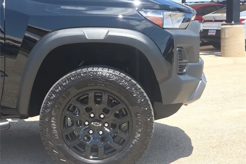 2024 Chevrolet Colorado Trail Boss photo 1