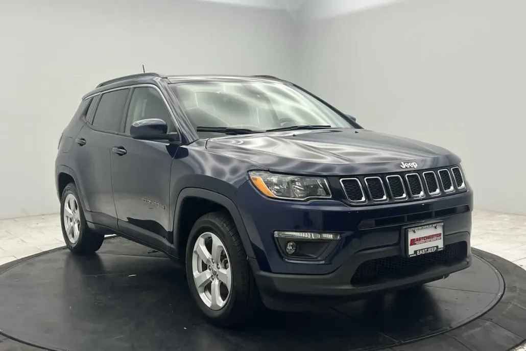 2021 Jeep Compass Latitude photo 1