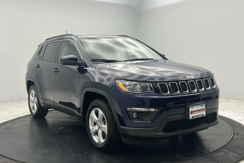 2021 Jeep Compass Latitude photo 1