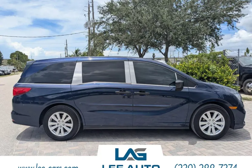 2019 Honda Odyssey LX photo 1