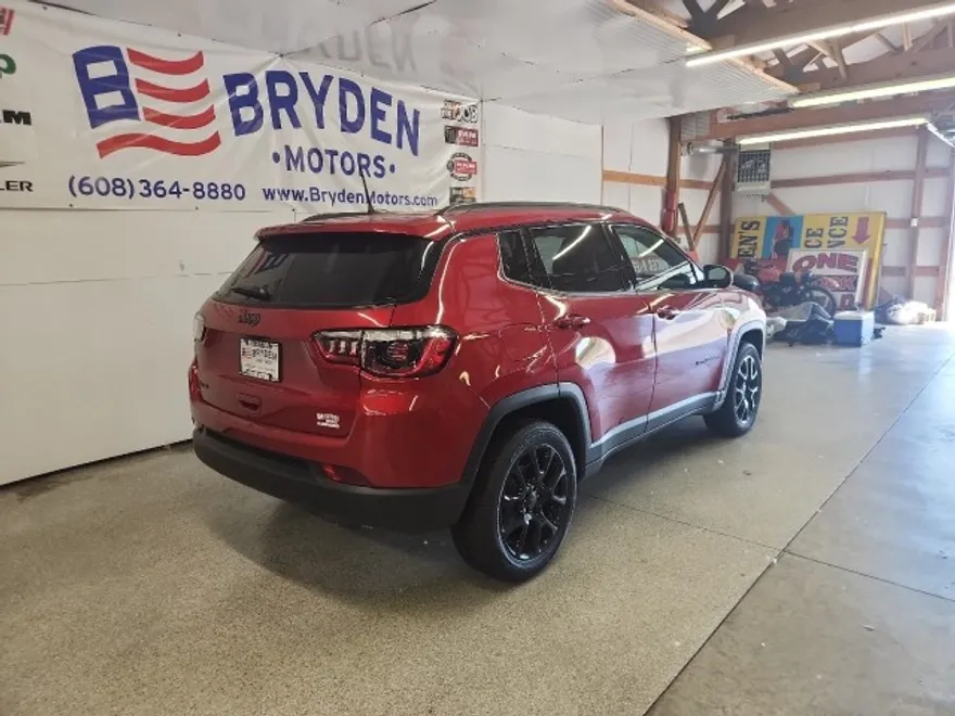 2025 Jeep Compass Latitude photo 1