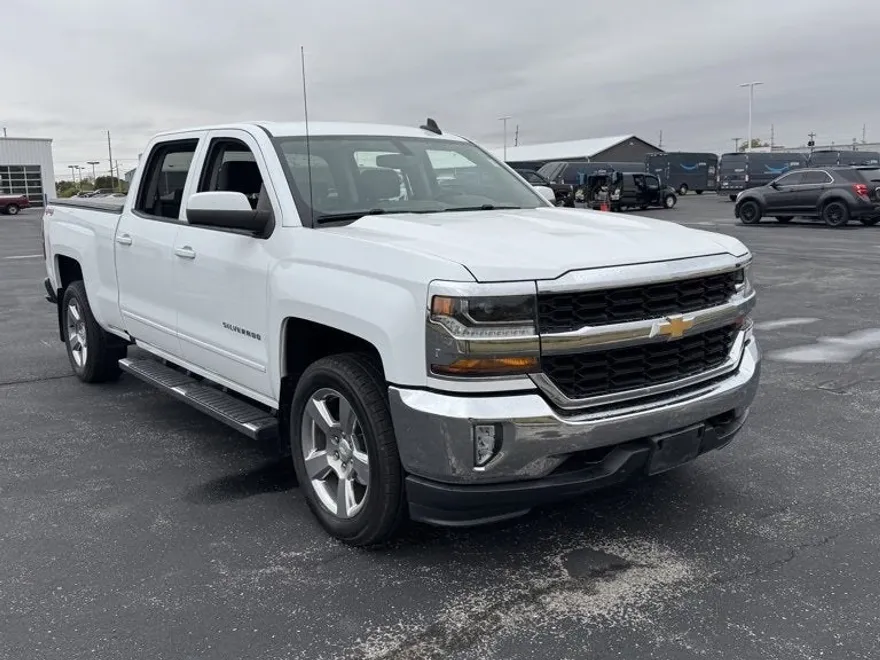 2018 Chevrolet Silverado 1500 LT photo 1