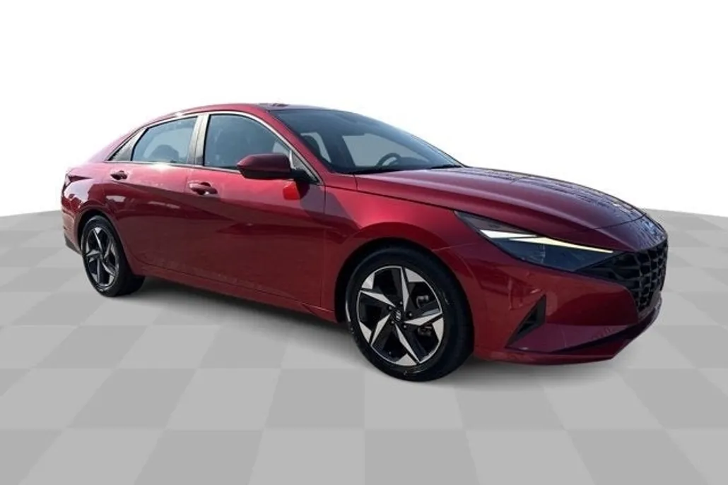 2023 Hyundai Elantra SEL photo 1