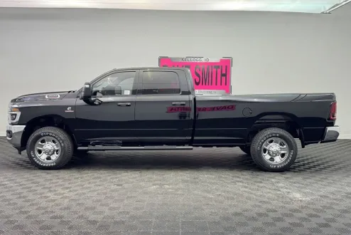 2025 Ram 3500 Tradesman photo 2