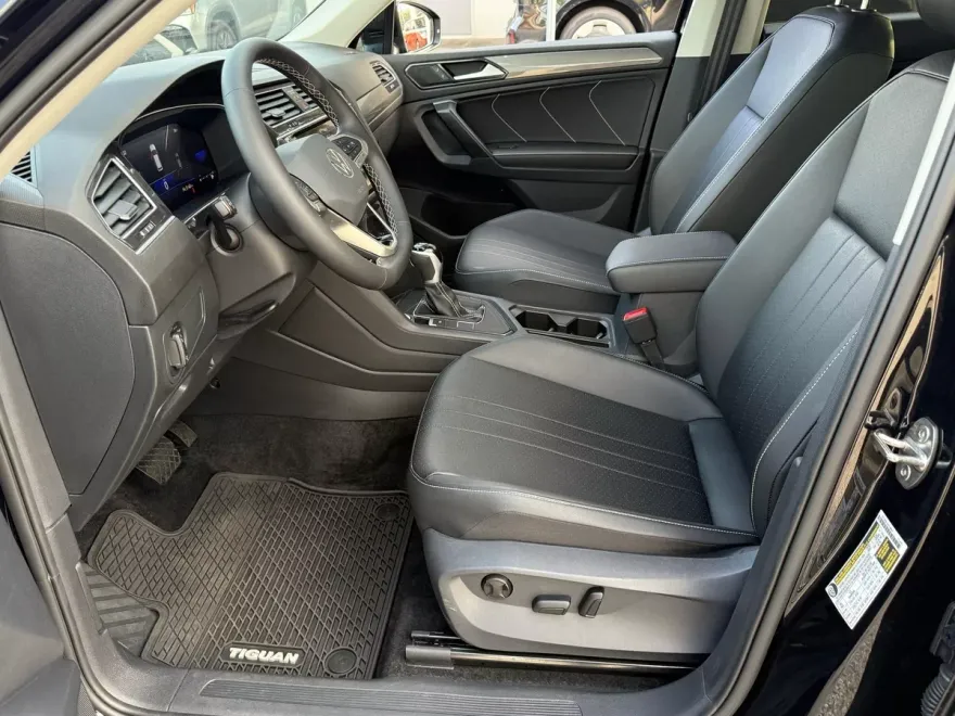 2024 Volkswagen Tiguan SE Wolfsburg Edition photo 1