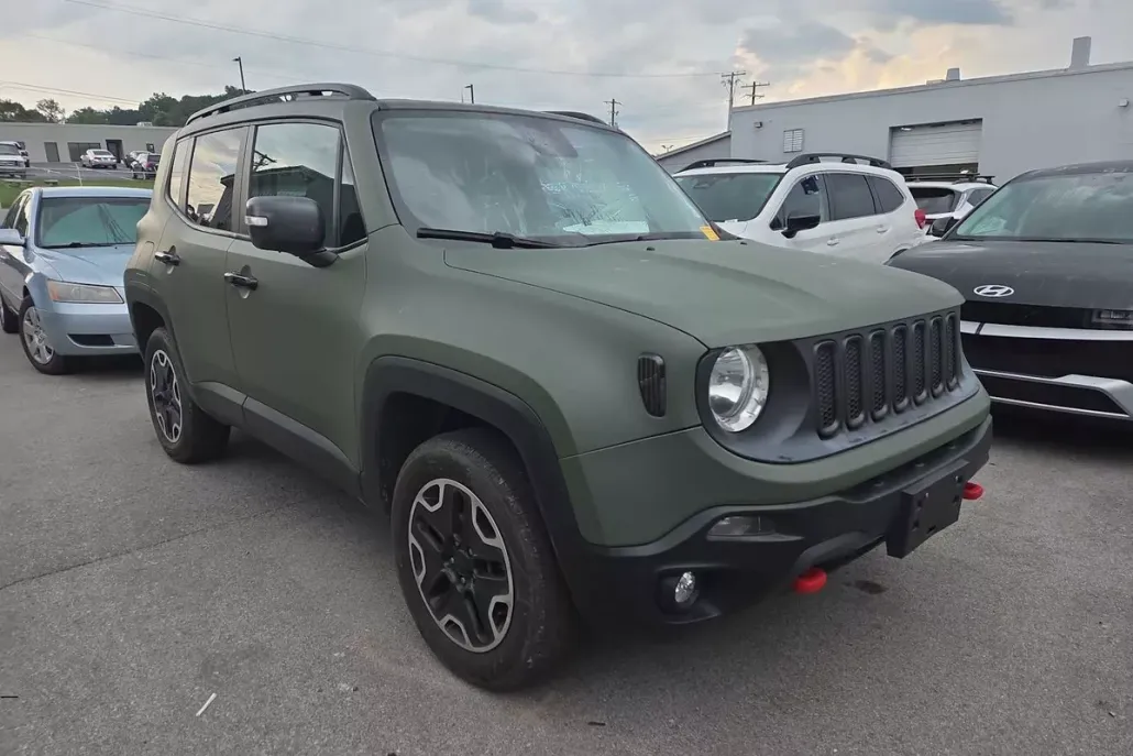 2016 Jeep Renegade Trailhawk photo 1